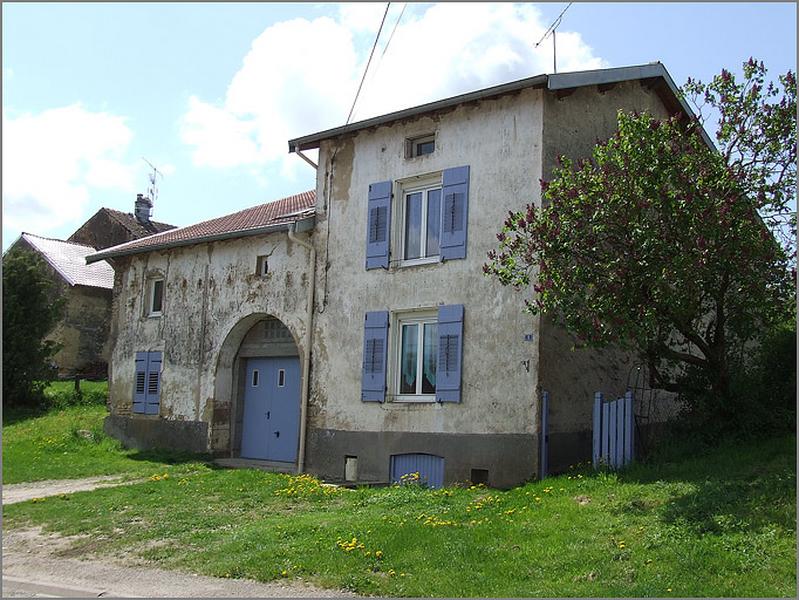 Ferme, élévation antérieure, ensemble trois quarts droit.