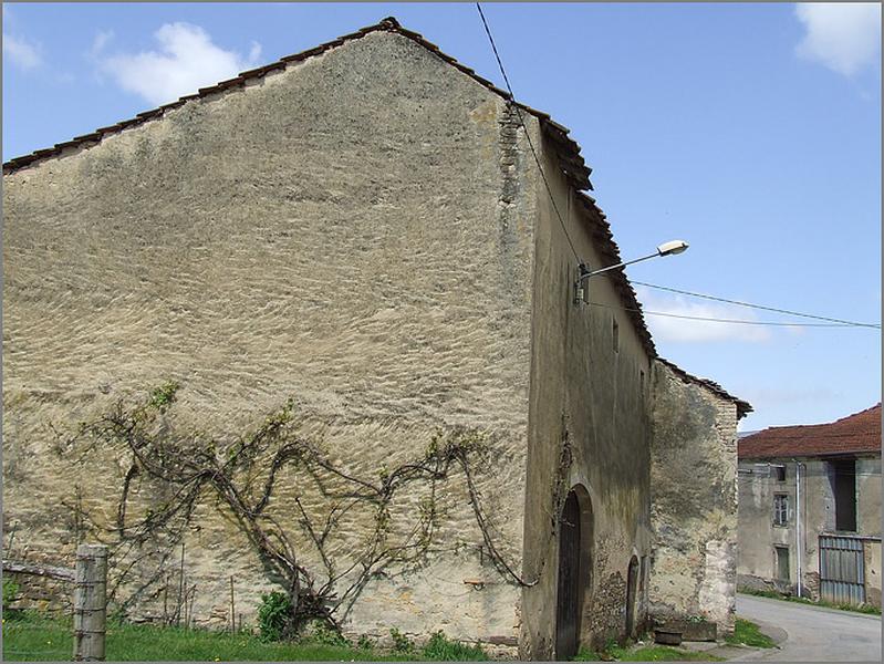 Ferme, élévation antérieure, ensemble trois quarts droit.