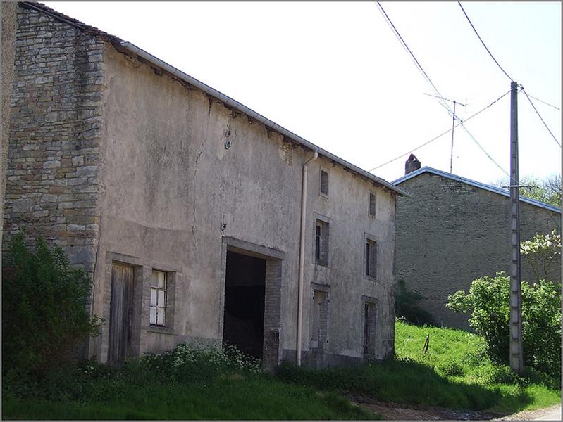 Ferme, élévation antérieure, ensemble trois quarts gauche.