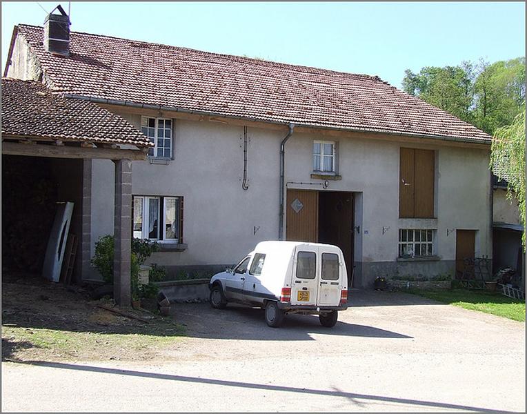 Remise agricole, élévation antérieure, ensemble trois quarts gauche.