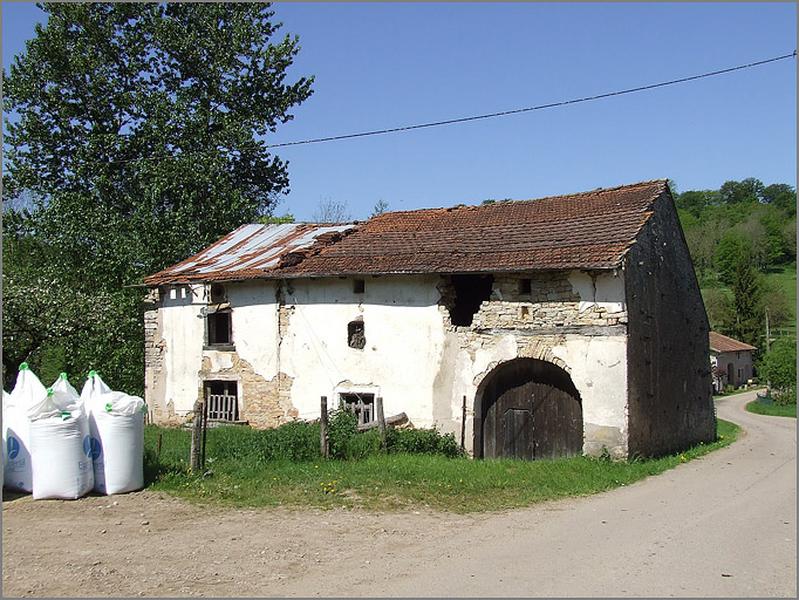Ferme, élévation antérieure, ensemble trois quarts droit.