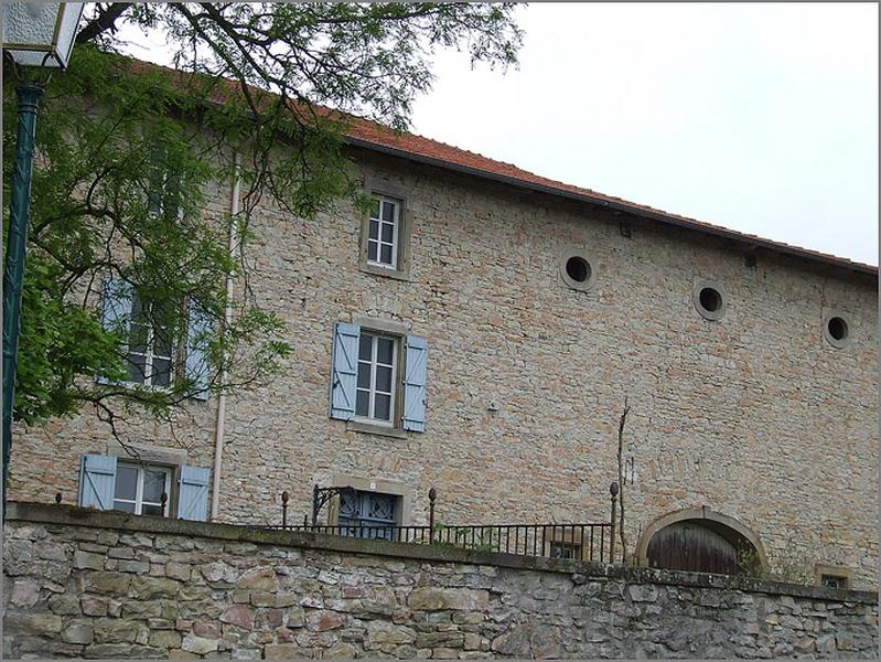 Ferme, élévation antérieure, ensemble trois quarts gauche.