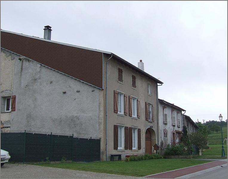 Ferme, élévation antérieure, ensemble trois quarts gauche.