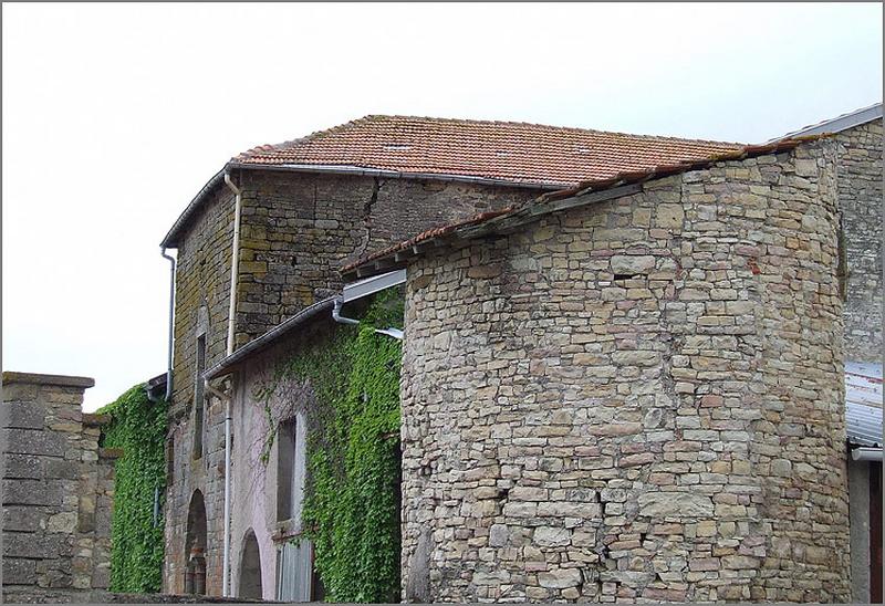 Domaine de Xygney, partie agricole et chapelle, élévation antérieure, ensemble trois quarts droit.