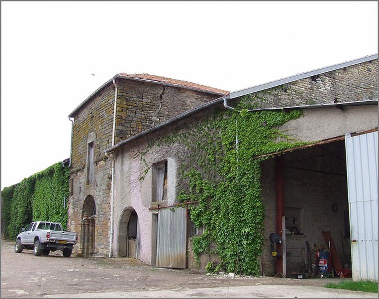 Domaine de Xygney, partie agricole et chapelle, élévation antérieure, ensemble trois quarts droit.