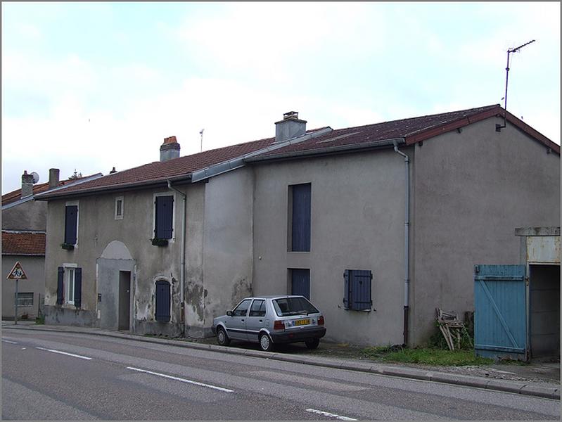 Ferme, élévation antérieure, ensemble trois quarts droit.