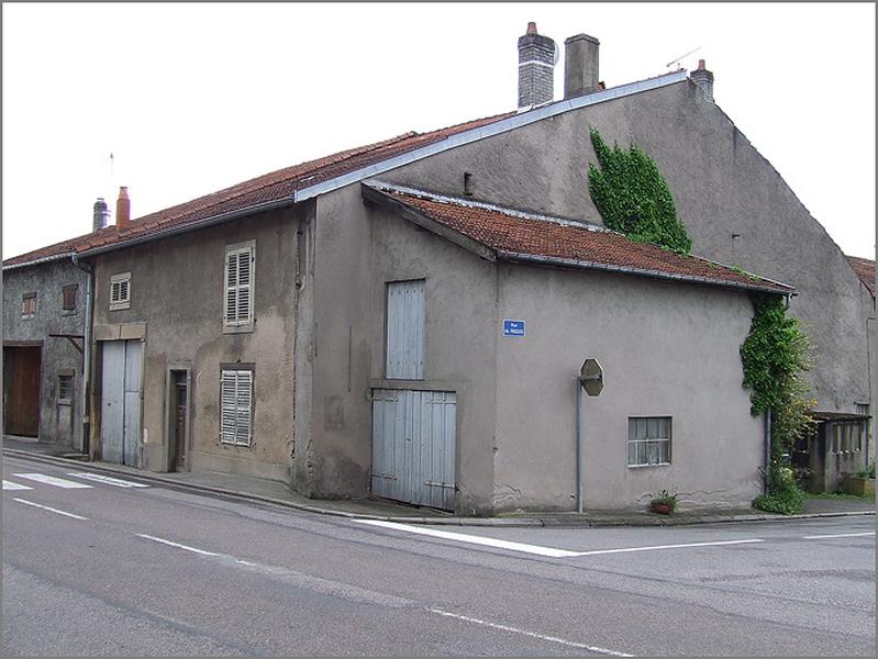 Ferme, élévation antérieure, ensemble trois quarts droit.
