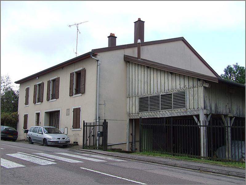 Ferme, élévation antérieure, ensemble trois quarts droit.
