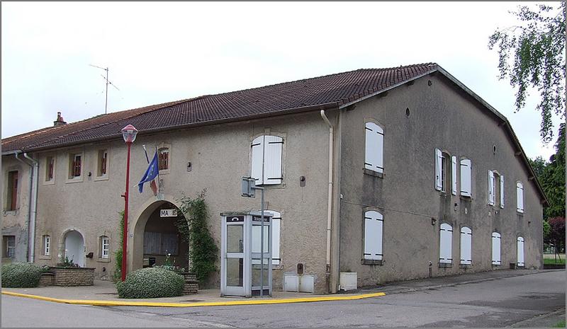 Ferme, élévation antérieure, ensemble trois quarts droit.