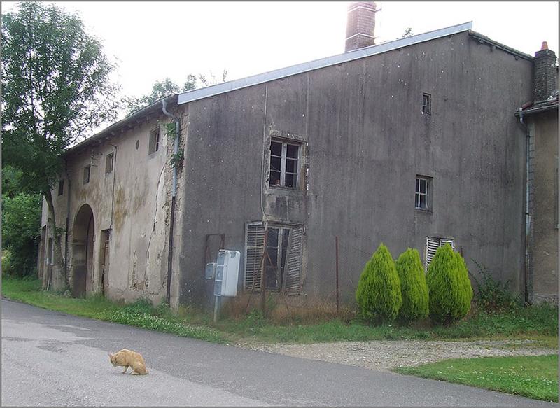 Ferme, élévation antérieure, ensemble trois quarts droit.