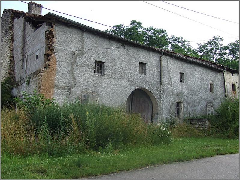 Ferme, élévation antérieure, ensemble trois quarts gauche.