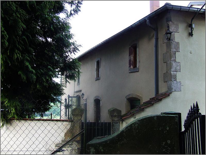 Ferme, élévation antérieure, ensemble trois quarts droit.