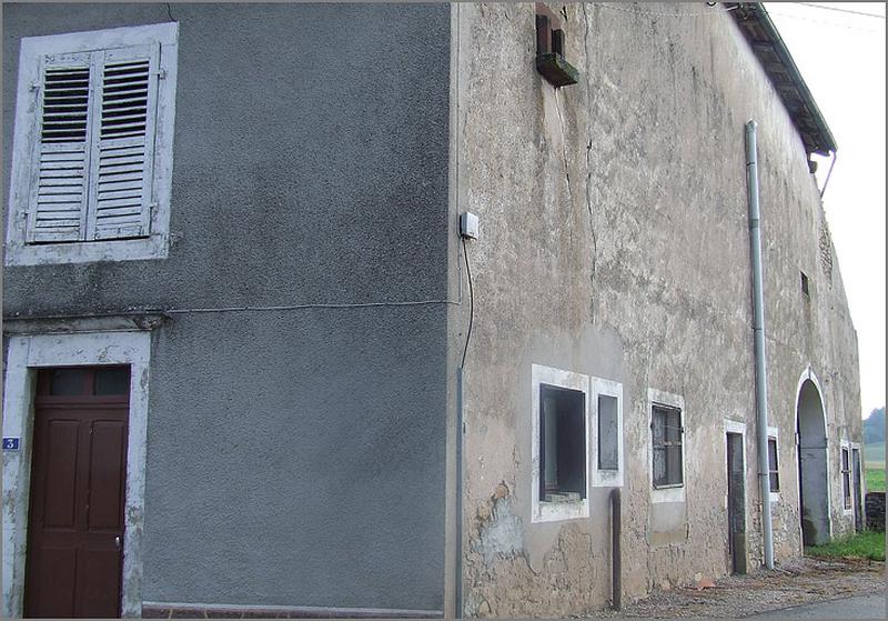 Ferme, élévation latérale droite, ensemble trois quarts droit.