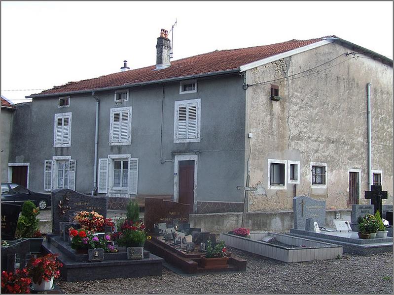 Ferme, élévation antérieure, ensemble trois quarts droit.