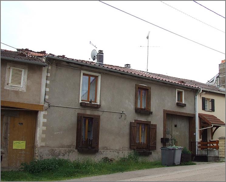 Ferme, élévation antérieure, ensemble trois quarts gauche.