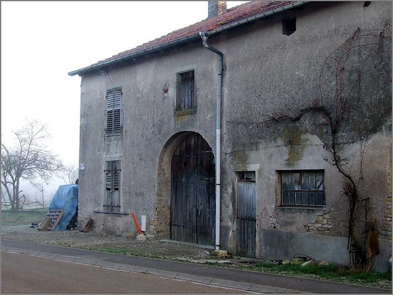 Ferme, élévation antérieure, ensemble trois quarts droit.