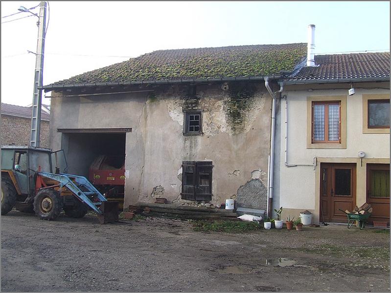 Ferme, élévation antérieure, ensemble trois quarts droit.