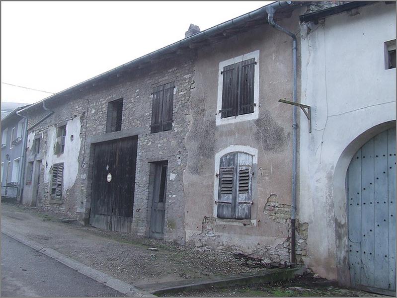 Ferme, élévation antérieure, ensemble trois quarts droit.