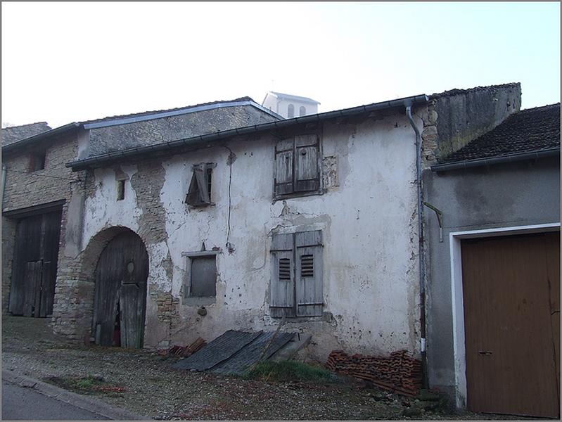 Ferme, élévation antérieure, ensemble trois quarts droit.