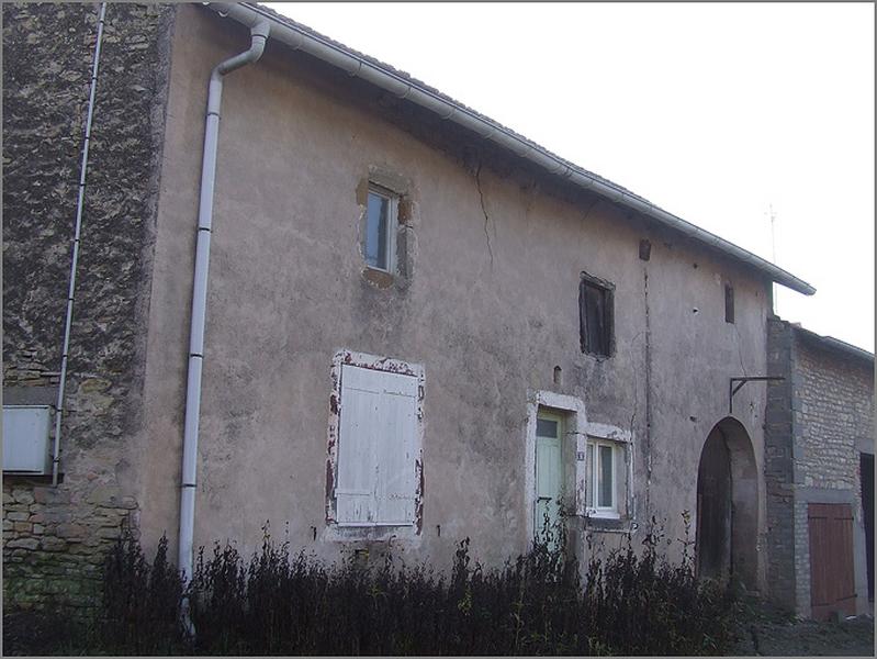 Ferme, élévation antérieure, ensemble trois quarts gauche.