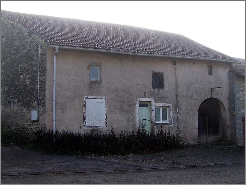 Ferme, élévation antérieure, ensemble trois quarts gauche.