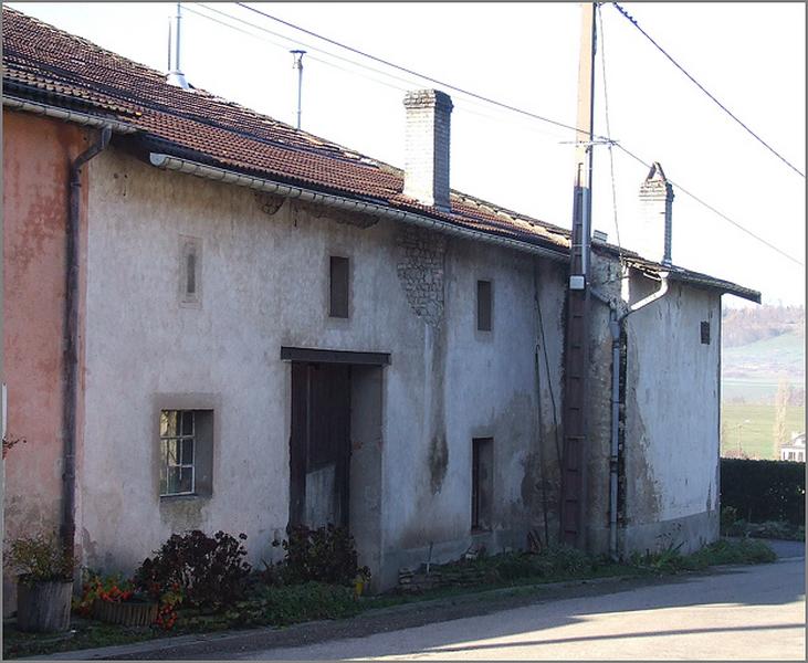 Ferme, élévation antérieure, ensemble trois quarts gauche.