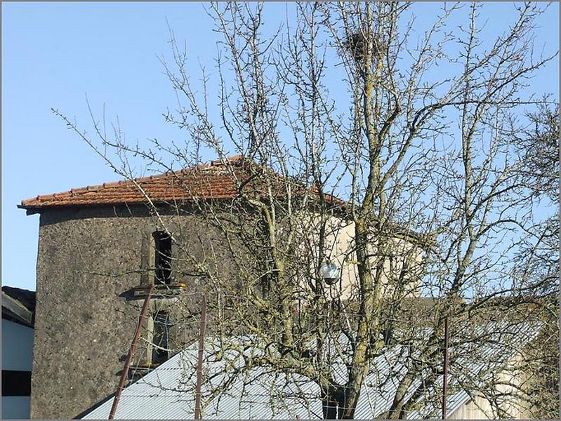 Ferme, élévation antérieure, vue du pigeonnier, ensemble trois quarts droit.