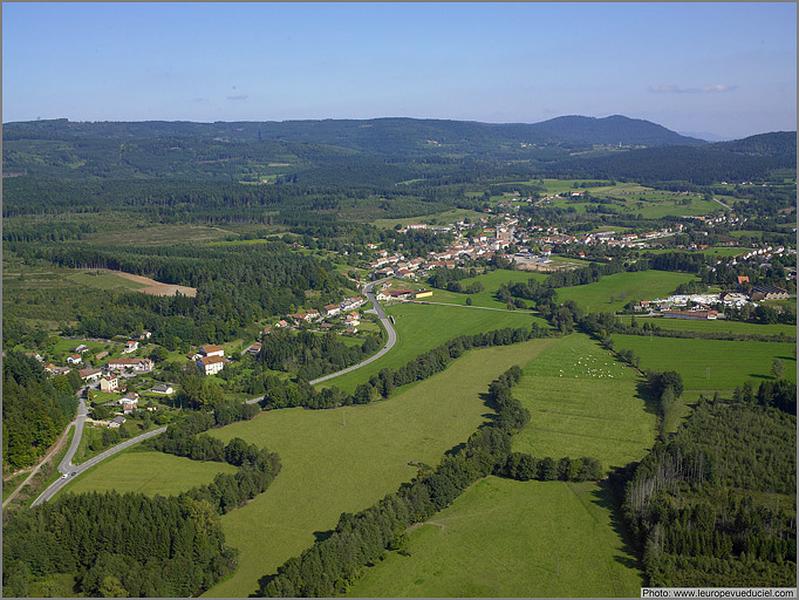 Vue aérienne de la vallée de la Fave depuis l'ouest.