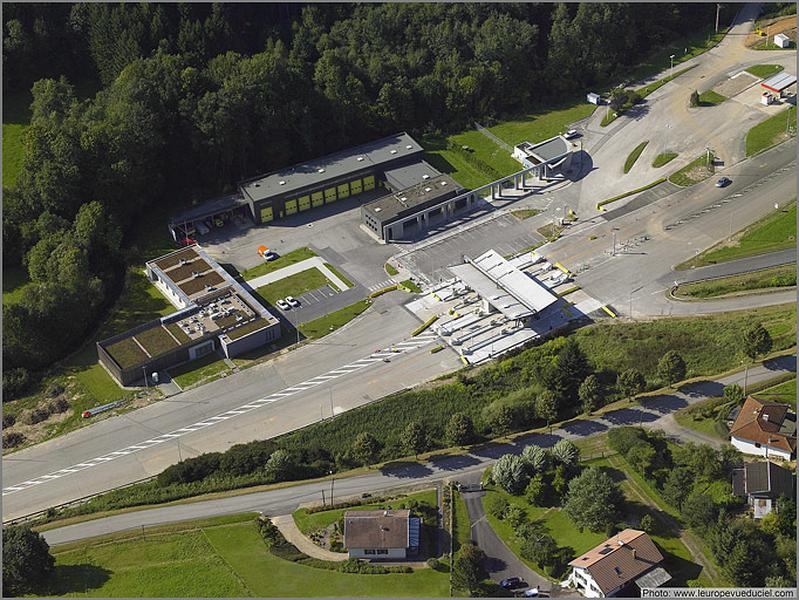 Vue aérienne de l'entrée du tunnel.