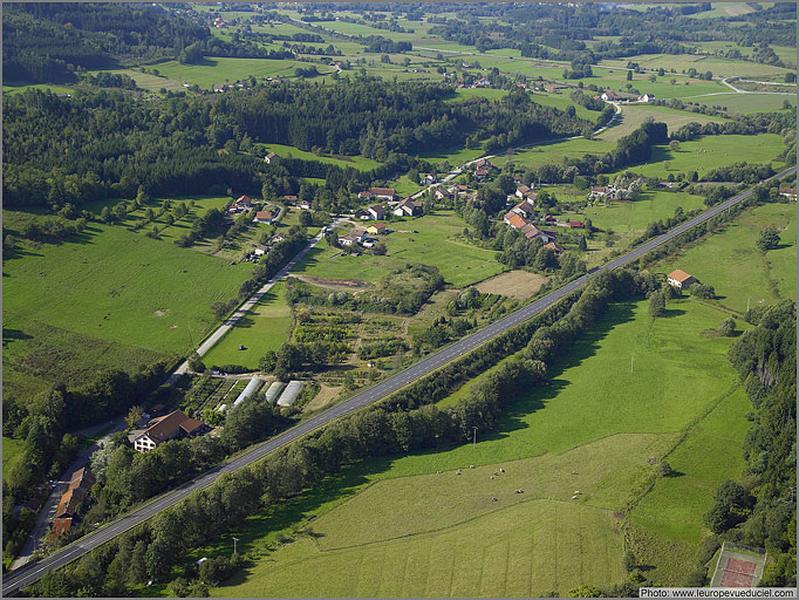 Vue aérienne d'Herbaupaire depuis le nord-est.