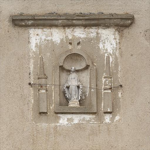 Ferme, élévation antérieure, niche, ensemble face.