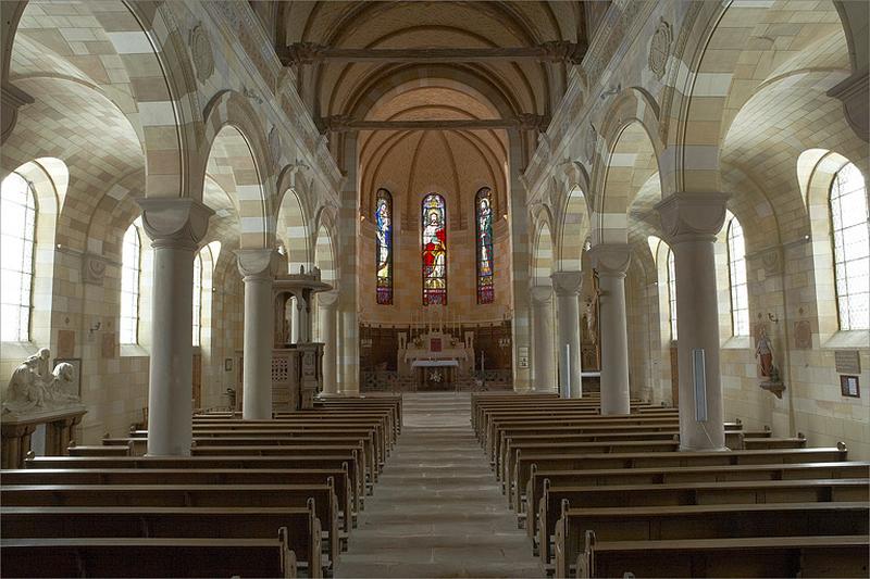 Intérieur, vue vers le choeur.