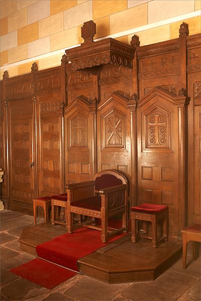 Ensemble des autels latéraux, stalles, lambris, confessionnal et bancs de fidèles