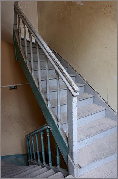 Escalier secondaire (3b sur le plan).