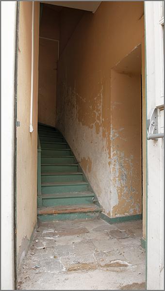 Escalier secondaire (3b sur le plan), départ.