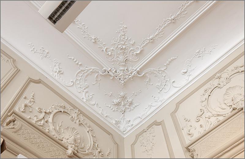 Plafond, détail d'un angle.