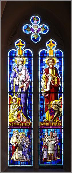 Ensemble de 3 verrières figurées : saint Nicolas et saint Martin ; saint Matthieu et saint Marc ; saint Luc et saint Jean