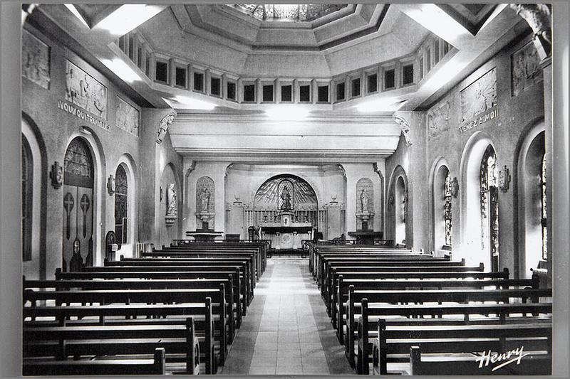 La chapelle dans les années 1970, vue vers le choeur.