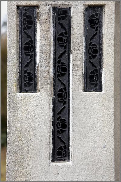 Tombeau de la famille Kunzler (S1 A3 10), détail : décor