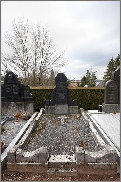 Tombeau de la famille Doehz-Karmeyer (S1 A3 19), ensemble