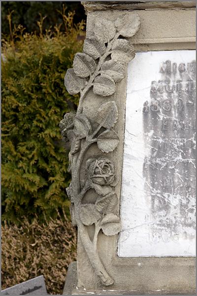 Tombeau de la famille Muller (S2 A3 17), détail : décor
