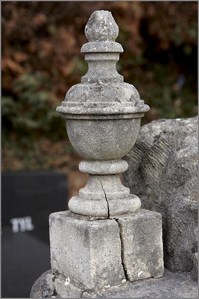 Détail : urne