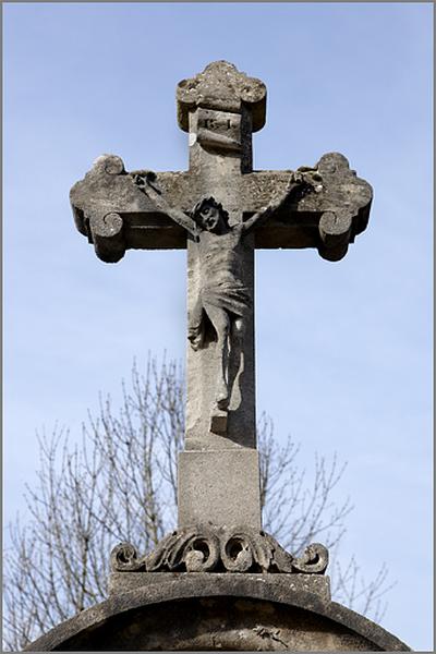 Tombeau de la famille Sibille (S1 A1 33), détail : croix