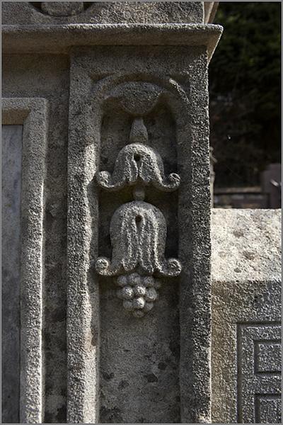 Piédestal : détail