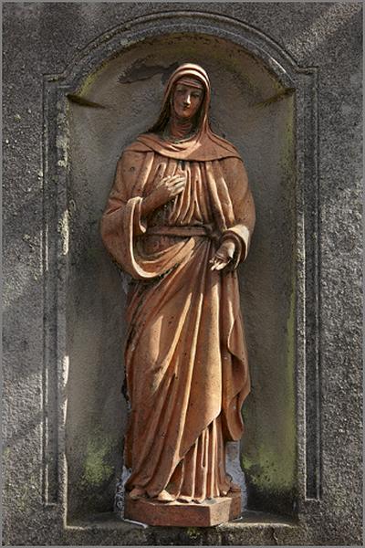 Niche : statue