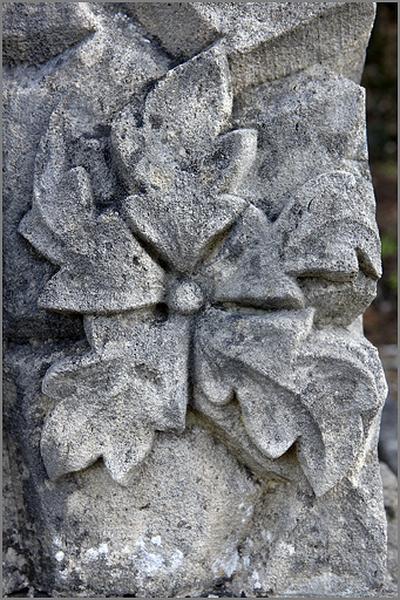Piédestal : détail