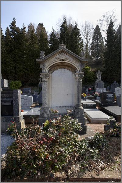 Tombeau de la famille Grabmeyer, ensemble (S3 A3 9)