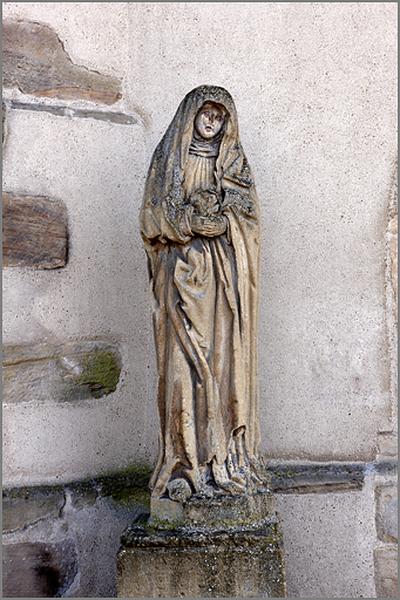 Statue de la Vierge.