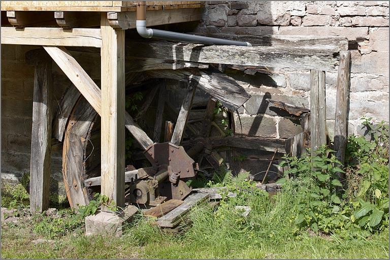 Elévation postérieure, roue.