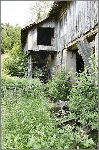 Les Rouges-Eaux, scierie du Pré-Laurent, vestiges de la roue.